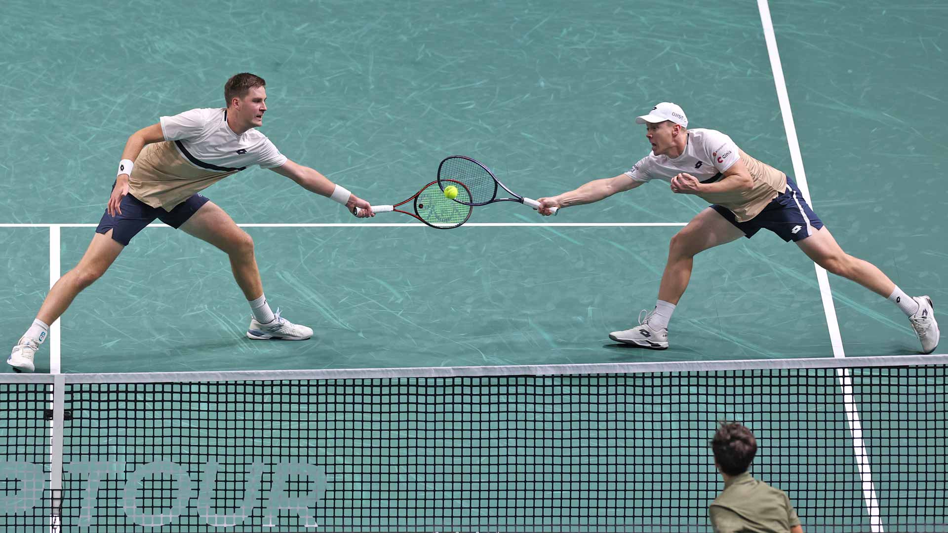 Heliovaara and Patten extend year-end duel in Paris