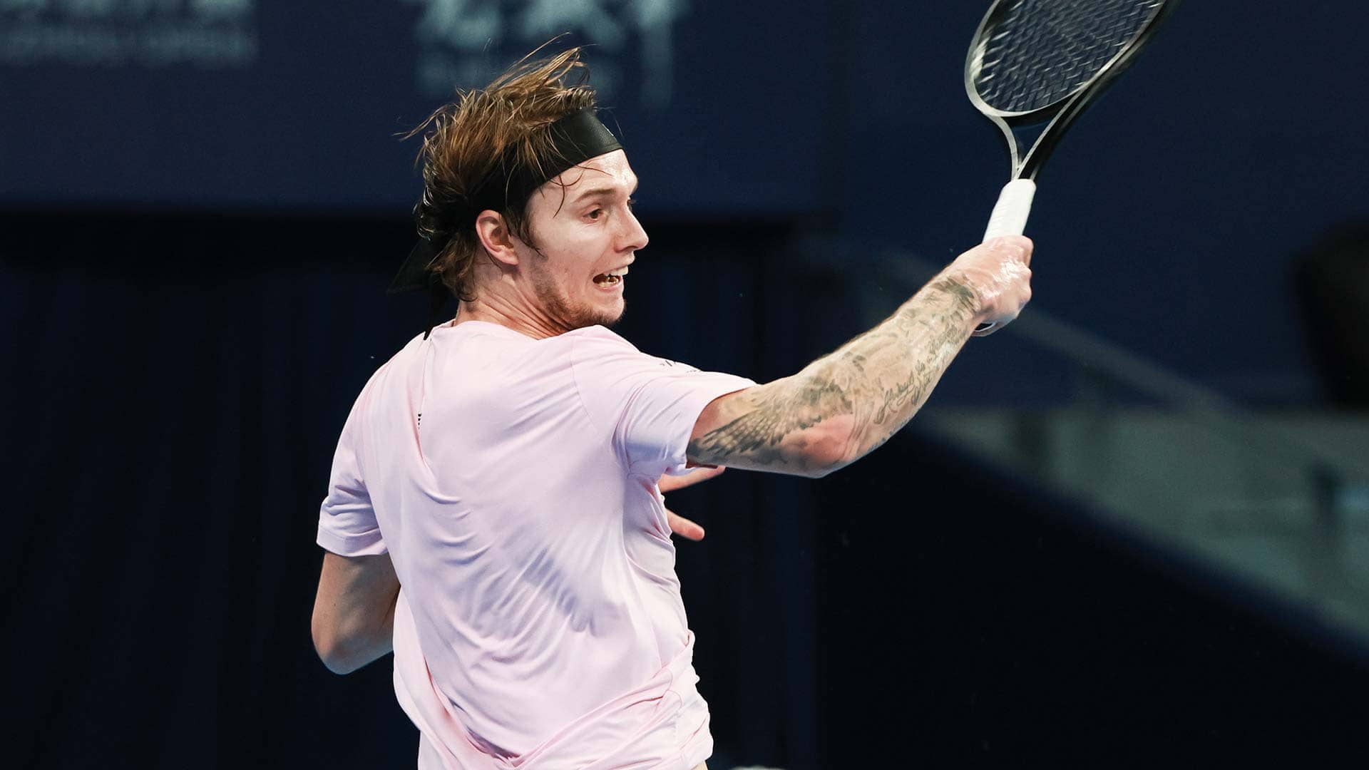 Bublik conquers surfaces in Hangzhou's glow