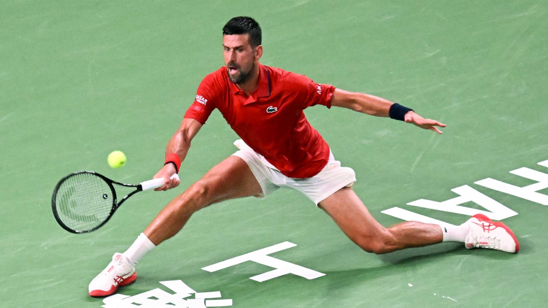 Djokovic dusts off rivals and doubts in Shanghai return