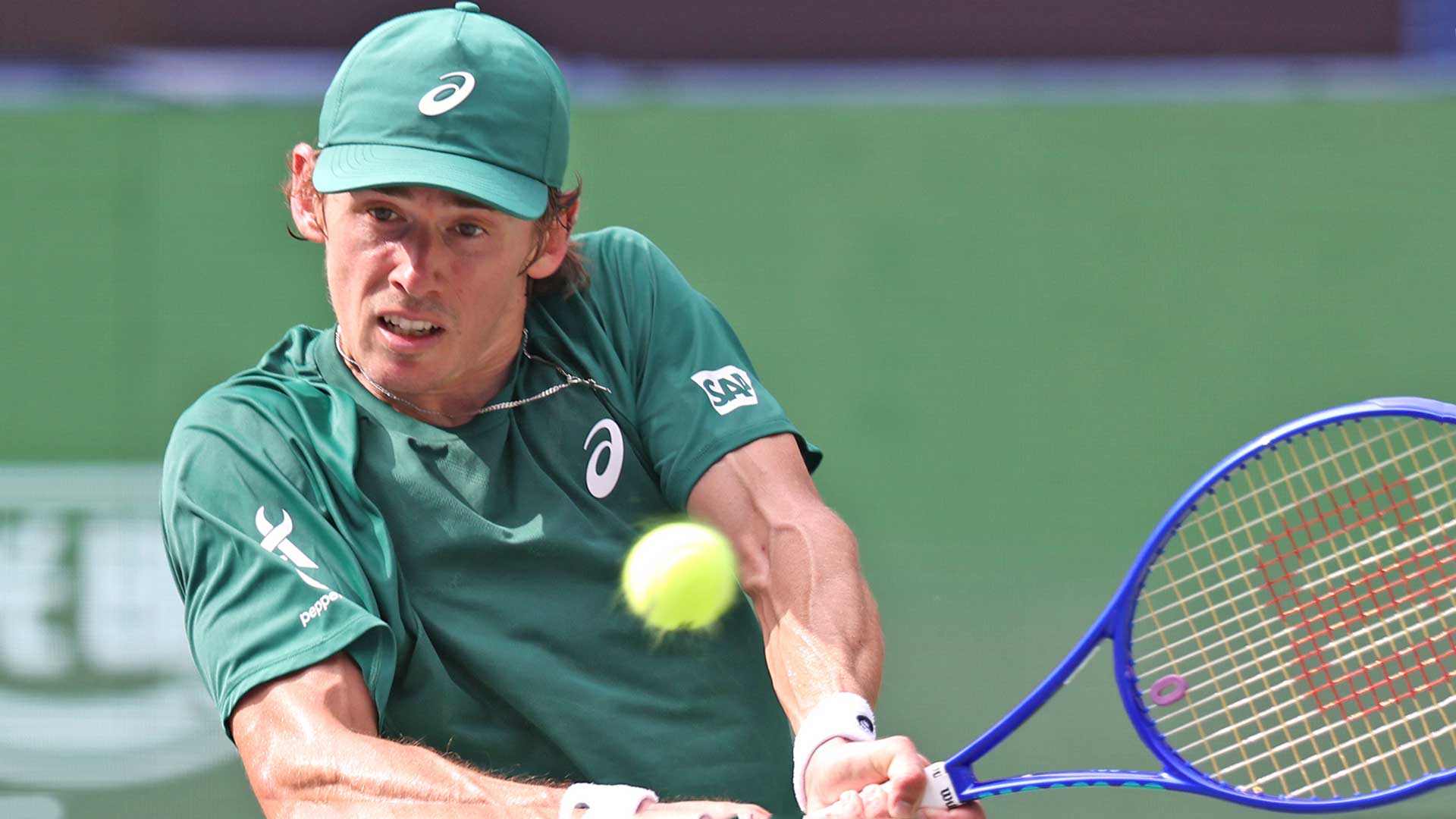 De Minaur carves milestone path in Shanghai