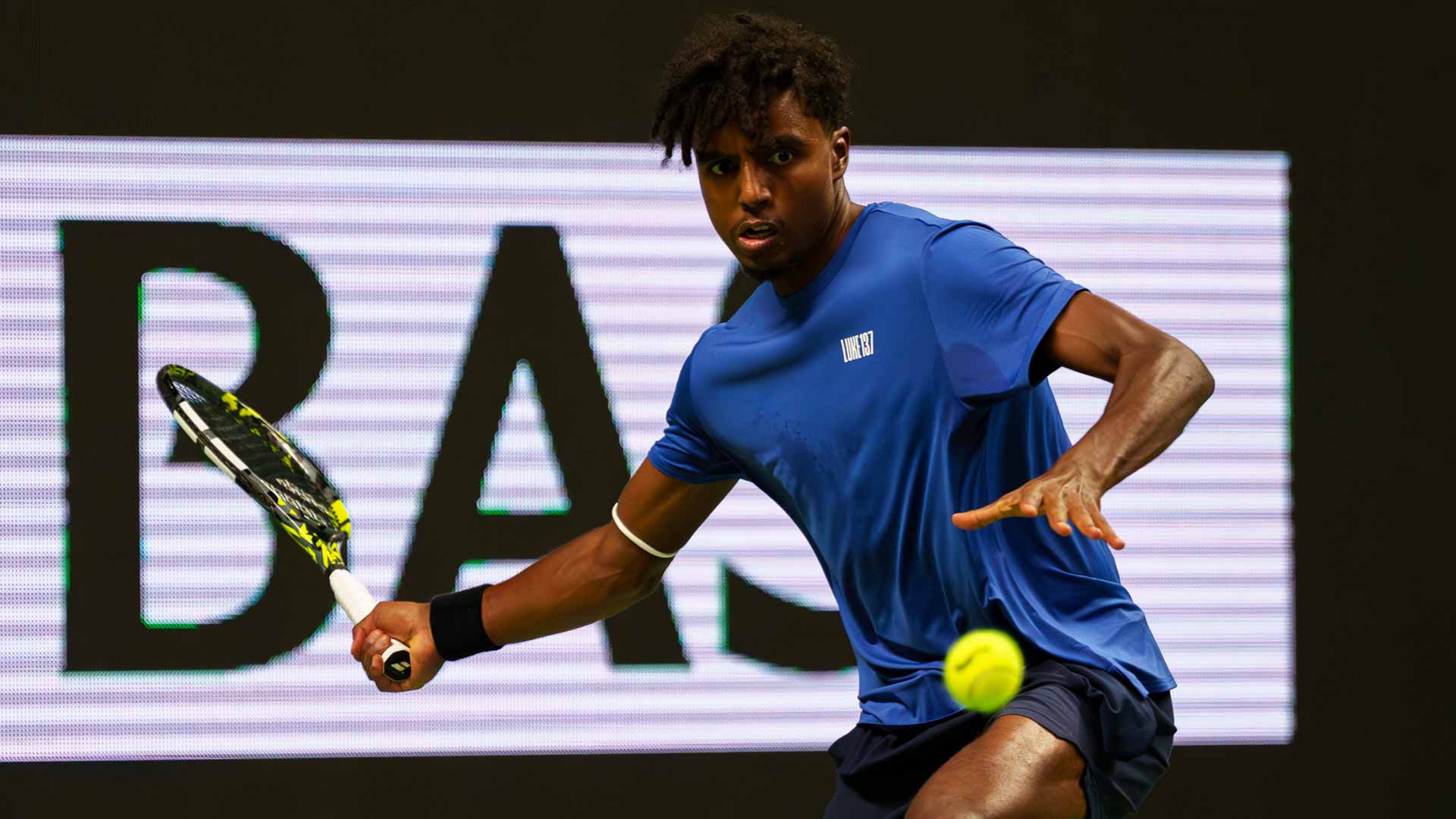Elias Ymer prevails in sibling duel at home