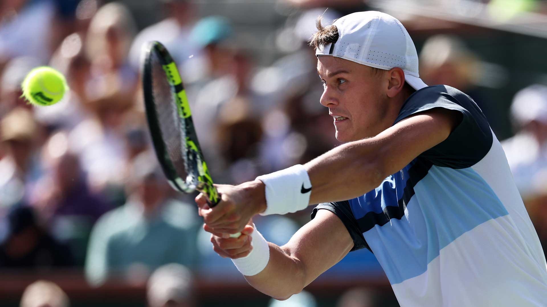 Rune digs deep to survive Stockholm opener