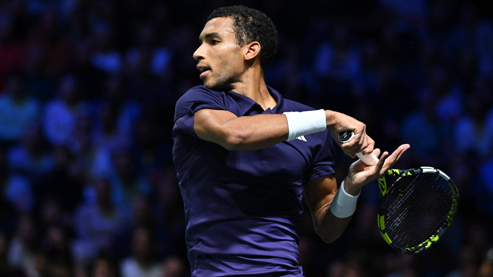 Auger-Aliassime Tames Wildcard Surge in Paris
