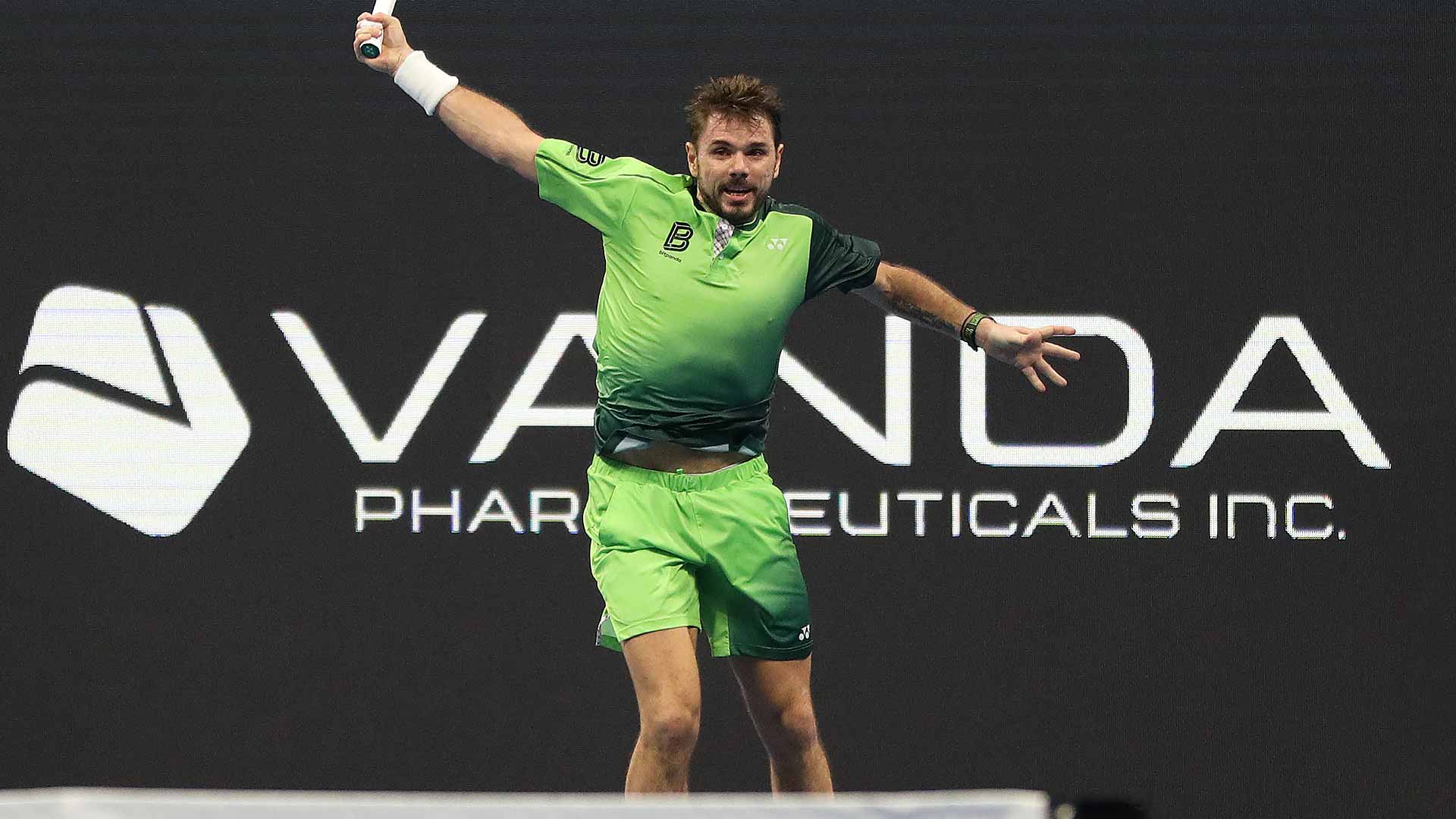 Wawrinka revives fire in Athens thriller